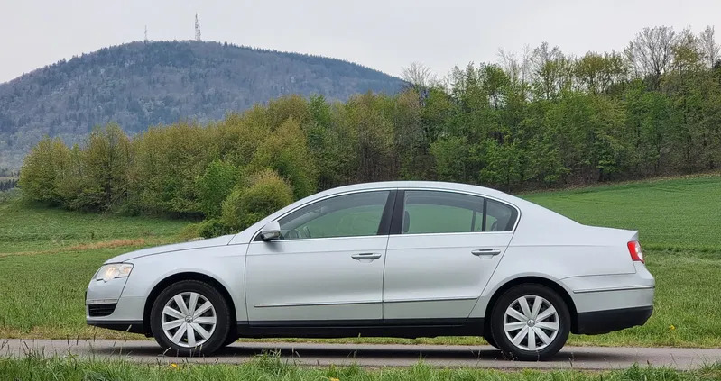 samochody osobowe Volkswagen Passat cena 8999 przebieg: 350300, rok produkcji 2006 z Wałbrzych